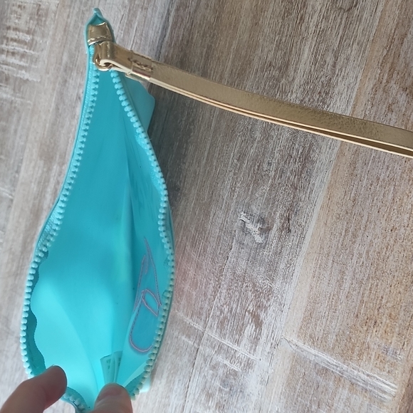 "Sea Salt Sun" Lilly Pulirzer Wristlet Zip Pouch Beach Rubber Leather Blue - Picture 10 of 12